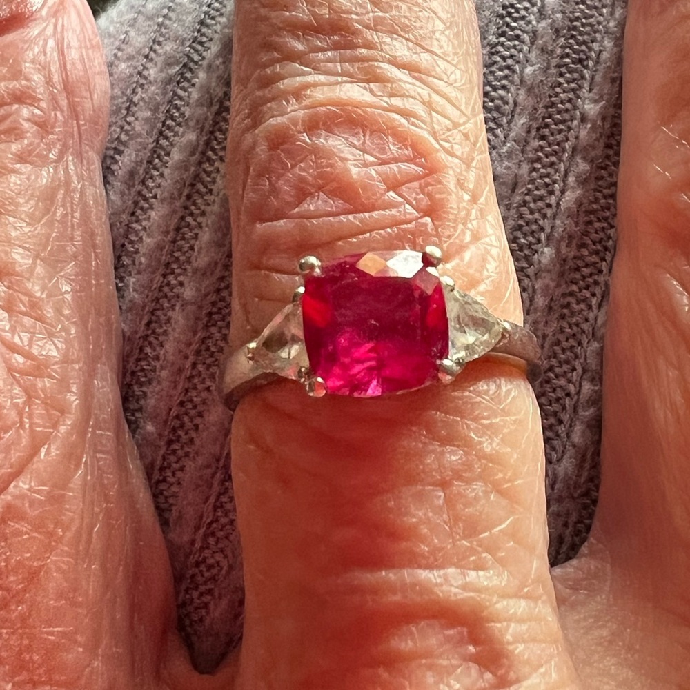 Pandora Raspberry Ring - Picture 2 of 6